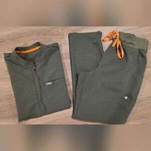 Figs Women's Scrub Set - Top & Bottom